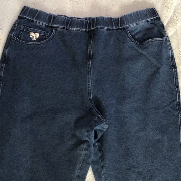 Jeans 🍷 - Picture 2 of 6